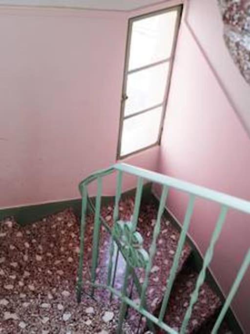 Spacious In Old Town - Private Parking Appartement